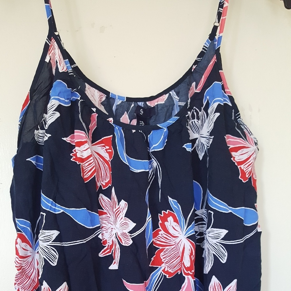 Sleeveless floral summer top
